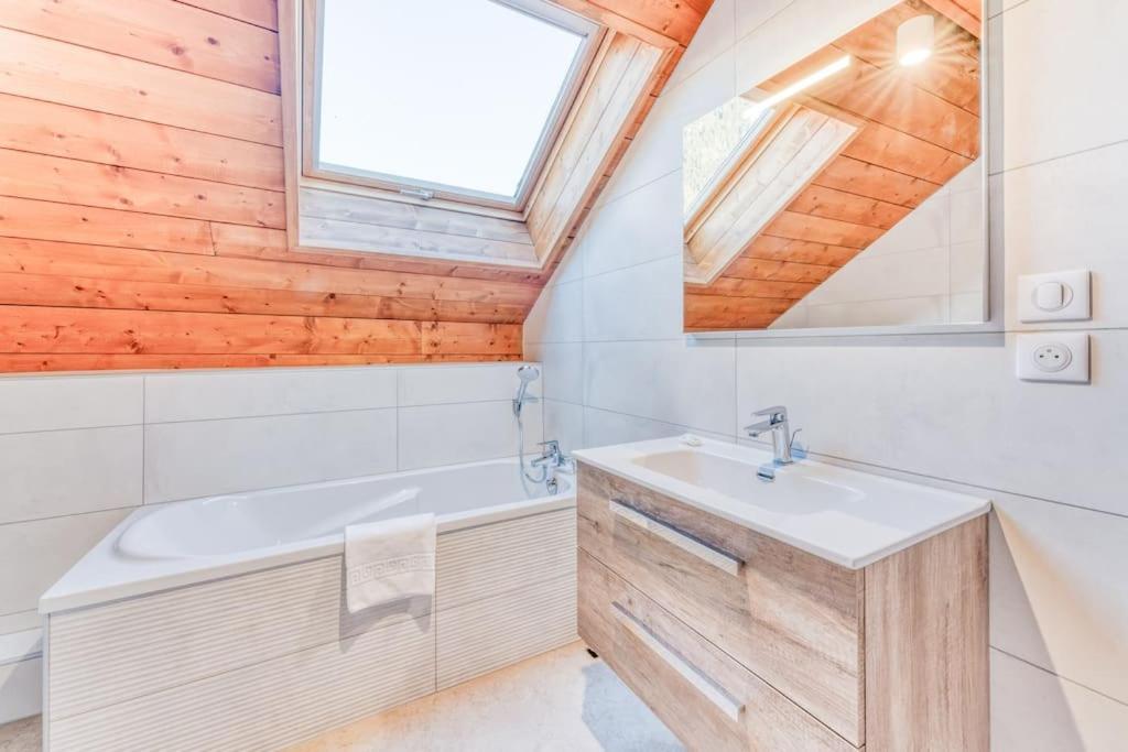 Chalet L'argoat - Warm And Cosy 6 Bedroom Chamonix
