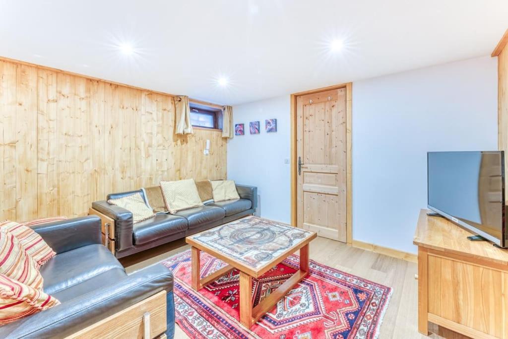 Chalet L'argoat - Warm And Cosy 6 Bedroom Chamonix
